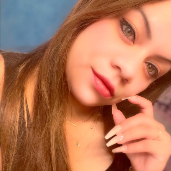 Meet your Posher, Shea - Picture 1 of 11